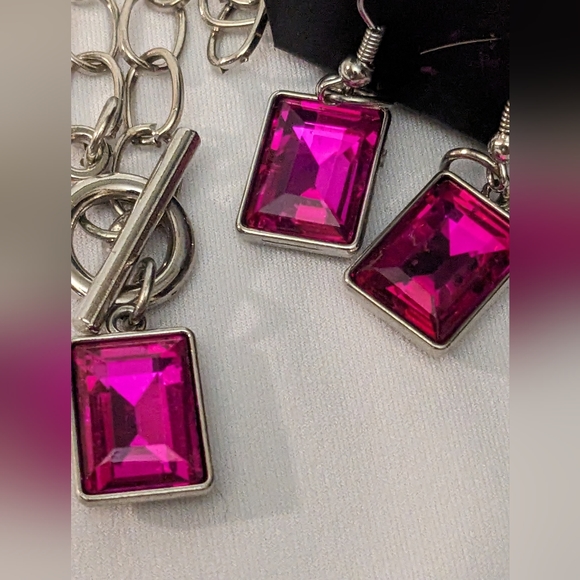 Sexy Sassy Silver & Hot pink Faceted Square Necklace & Earrings Set NEW - Picture 6 of 14
